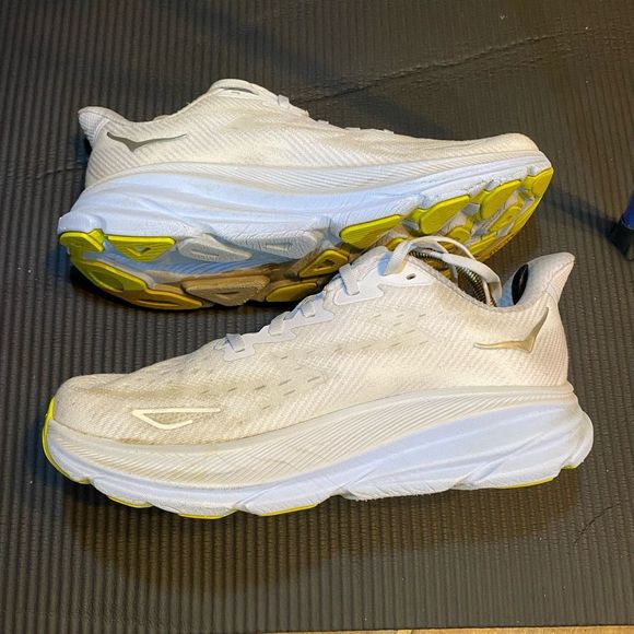 HOKA ONE ONE CLIFTON 9 - Women’s Running Shoes - SIZE 8.5B - Picture 9 of 11